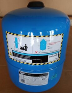 ถังควบคุมแรงดัน ZILMET ULTRA-PRO ขนาด 18 ลิตร มุมด้านบน พร้อมฉลากคำแนะนำการใช้งาน